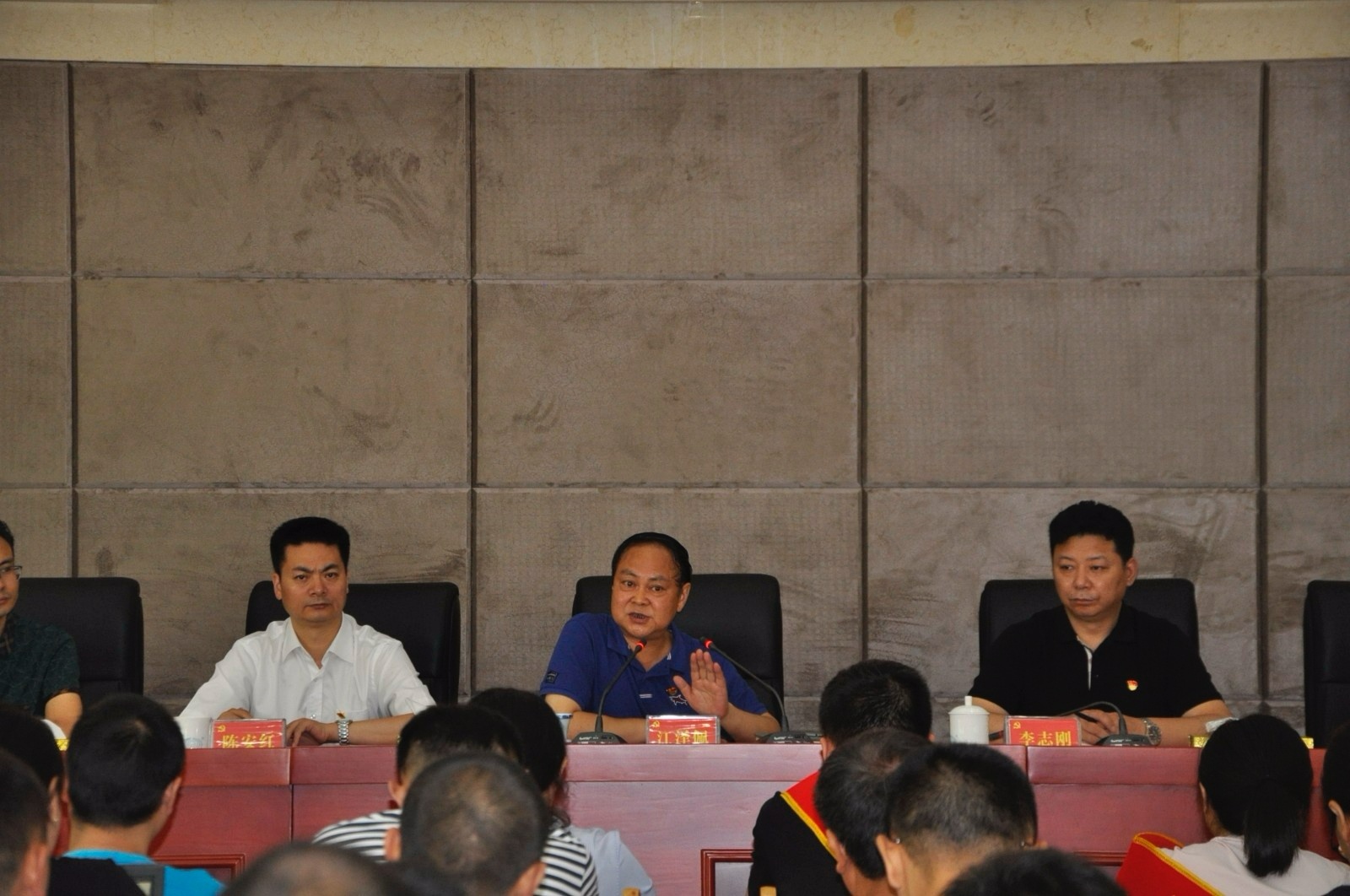 156197219555375246wC.jpg 3.jpg